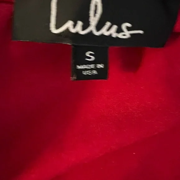 Lulu’s All At Once Red Three-Quarter Sleeve Wrap Dress - Picture 4 of 4